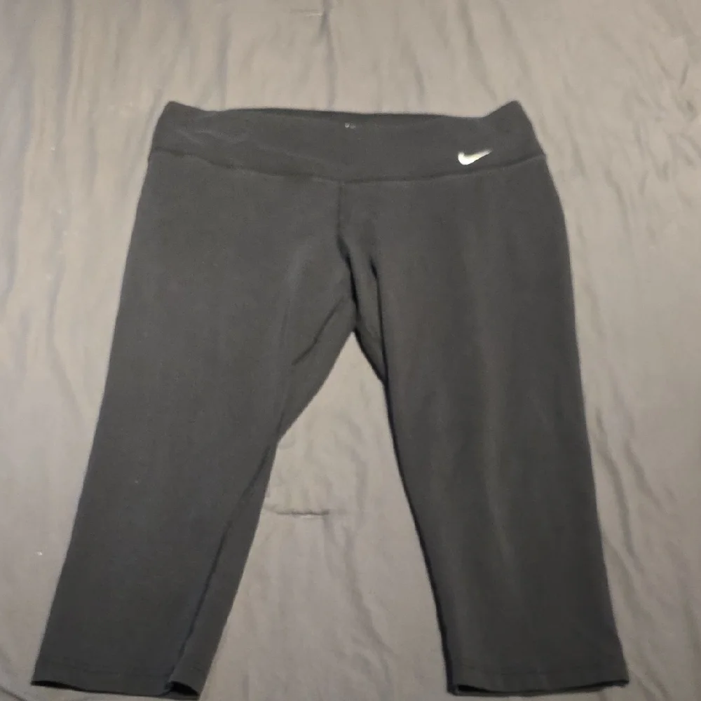 Nike Women's Black Capris